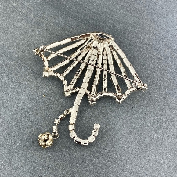 Adorable Vintage Pave Umbrella Rhinestone Brooch Rainy Day Spring Pin Raindrop - Picture 4 of 5